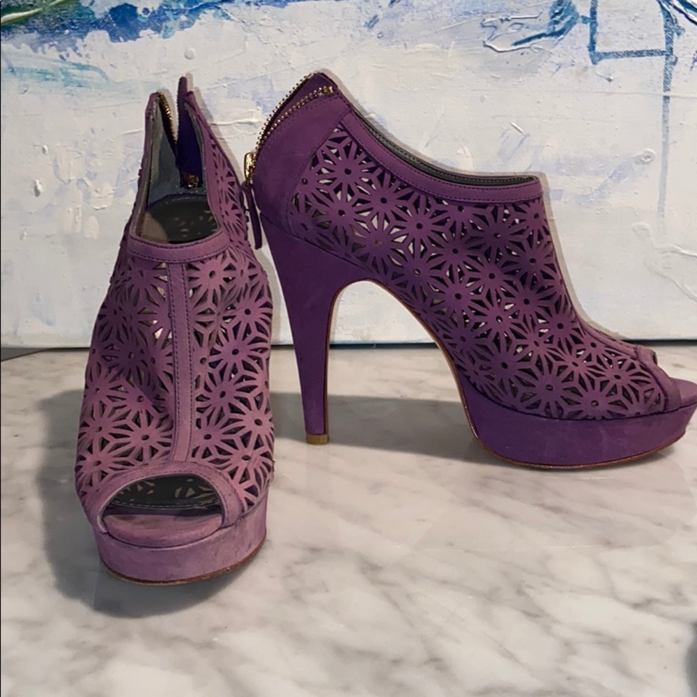 PURPLE PEEP TOE PLATFORM KELSI DAGGER HEELS WORN